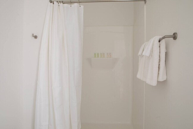 Building Photo - 550 W Juneau Ave