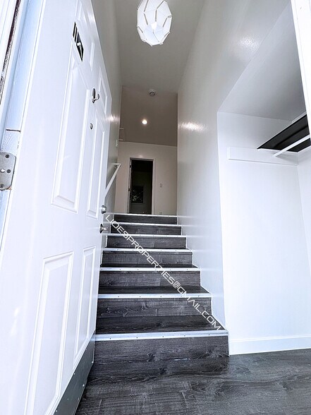 Main Entrance with small mud room - 2417 14th Ave S