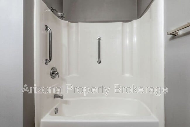 Building Photo - 3934 E Piccadilly Rd