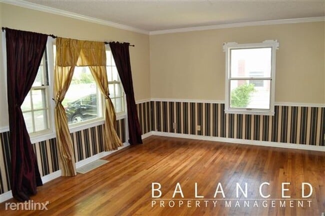 Building Photo - Don't miss out on this beautiful home!