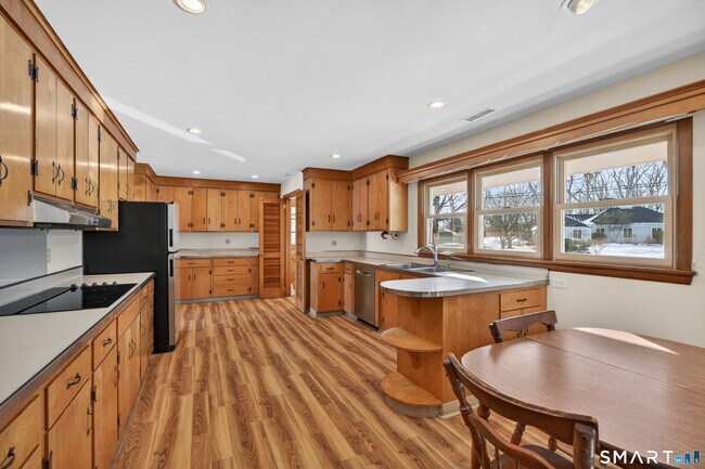 Building Photo - 9 Harbor View S