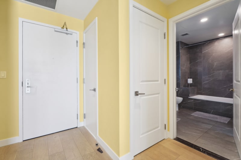 Building Photo - 400 S Broadway