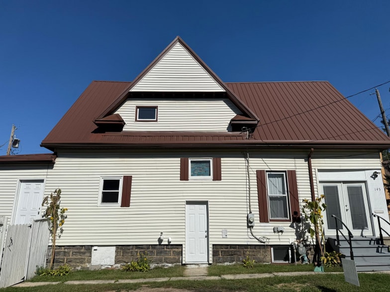 Primary Photo - 145 N Oakland Ave