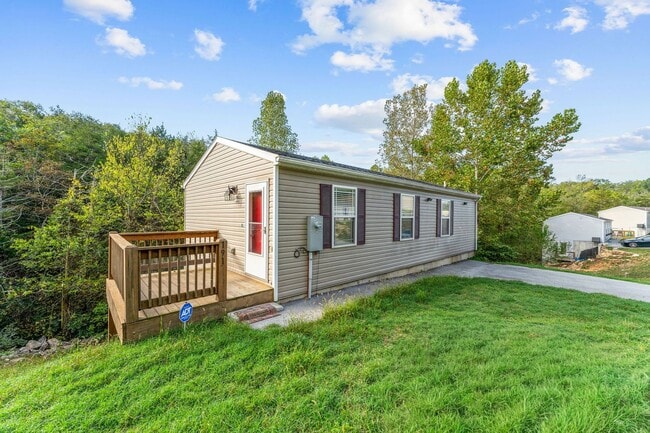 Primary Photo - House for rent close to the Landing