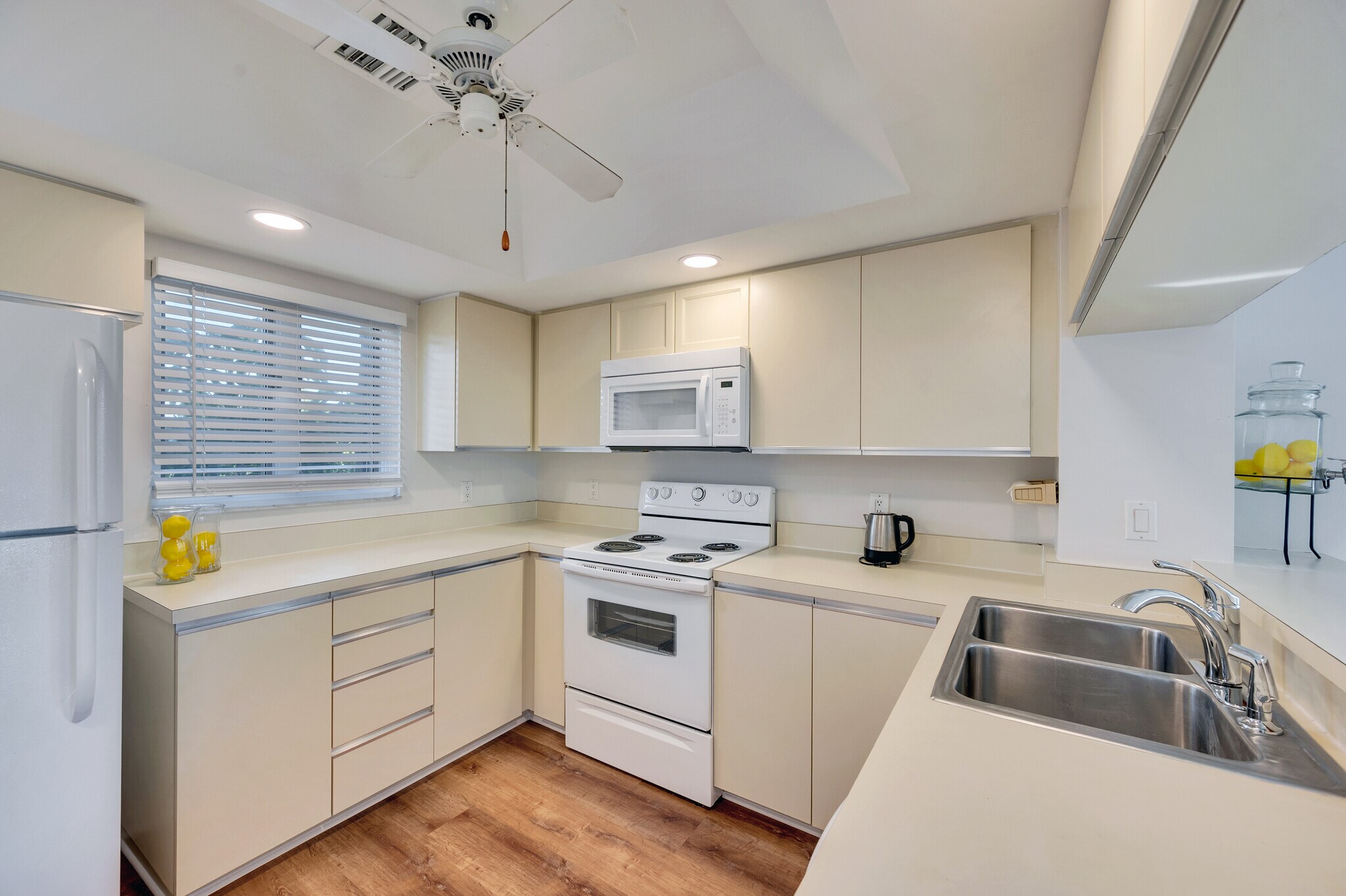 Building Photo - 1645 Spoonbill Ln