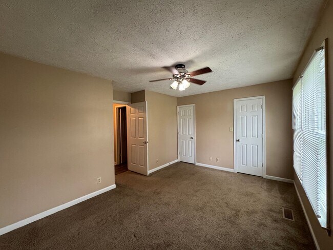 Building Photo - 292 Audrea Ln