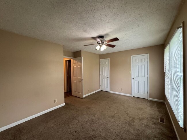 Building Photo - Charming Single-Family Home in Clarksville