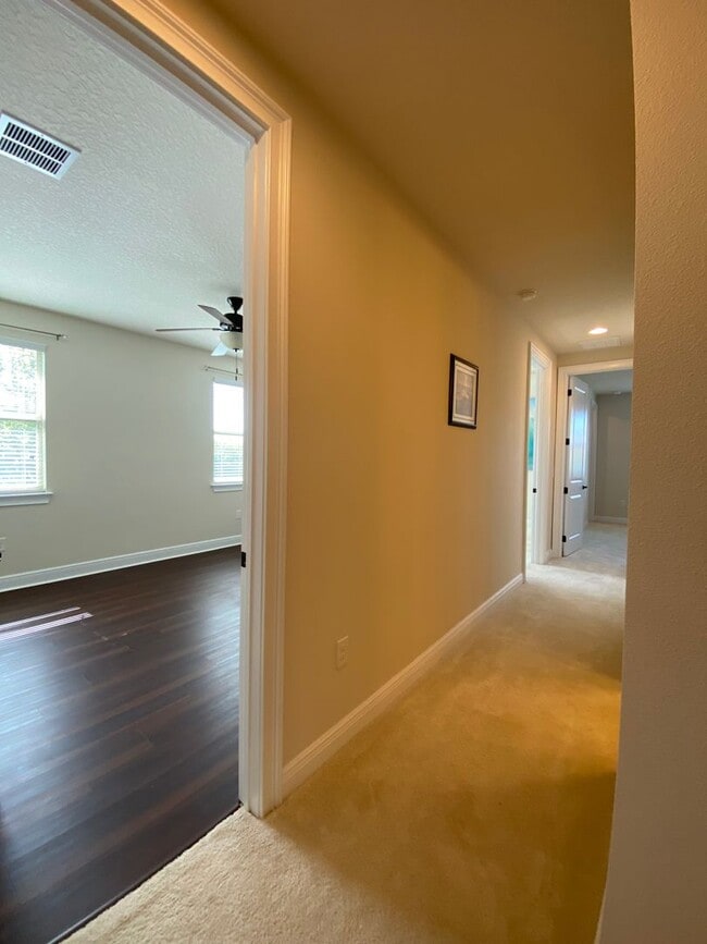 Building Photo - Exquisite 6-Bedroom Estate with Private Po...