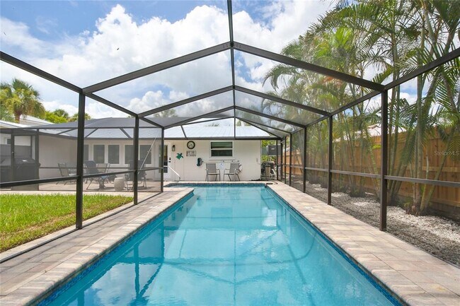Building Photo - 211 Island Cir