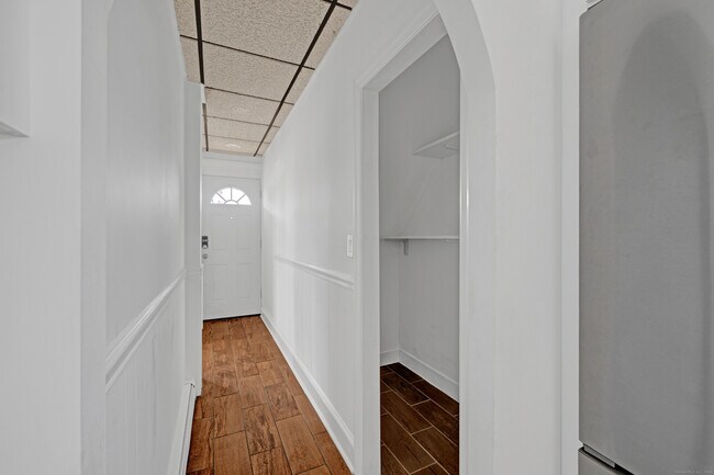 Building Photo - 72 Fairmount Ave