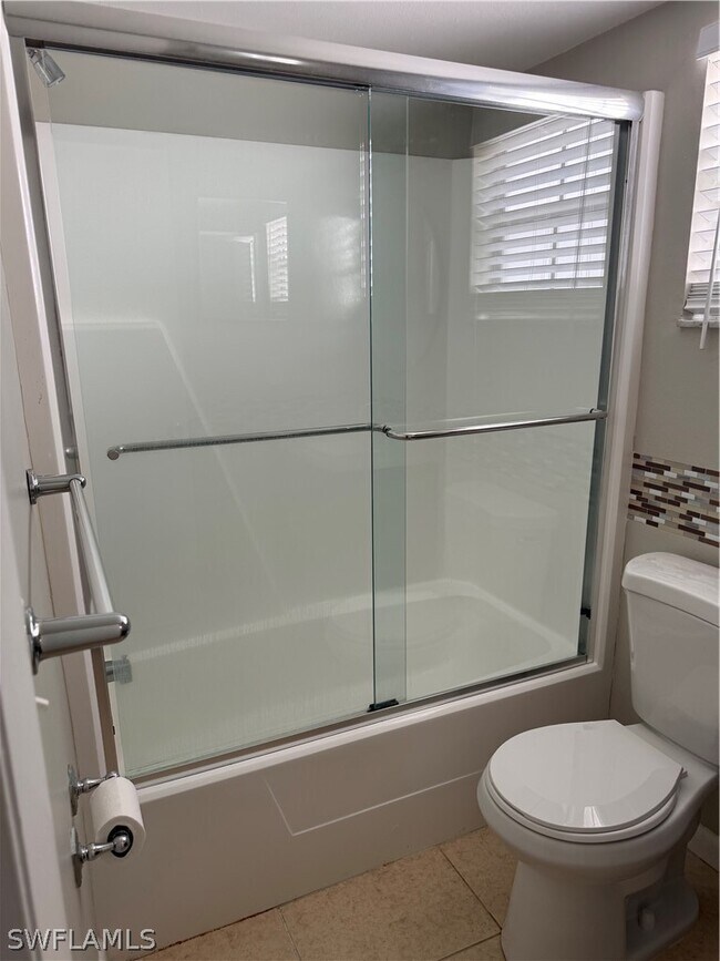 Building Photo - 7019 Cedarhurst Dr