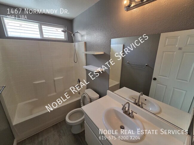 Building Photo - 1467 Normandy Dr