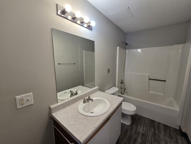 Building Photo - 60 Miller Ave SW