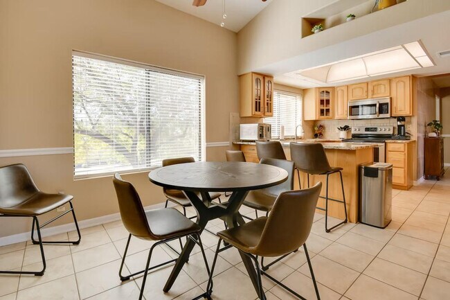 Building Photo - 16233 E Rosetta Dr