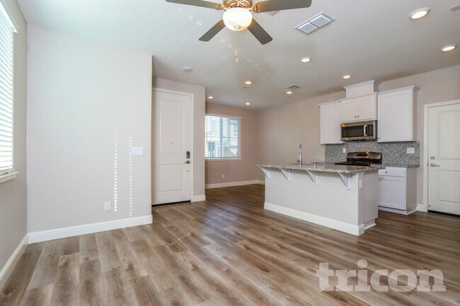 Building Photo - 2657 River Rd Ln