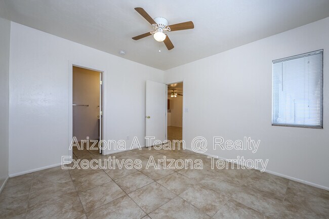 Building Photo - 2635 N Fontana Ave