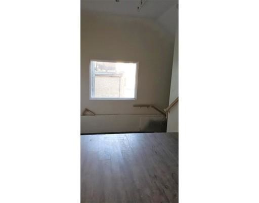 Building Photo - 82 Concord St