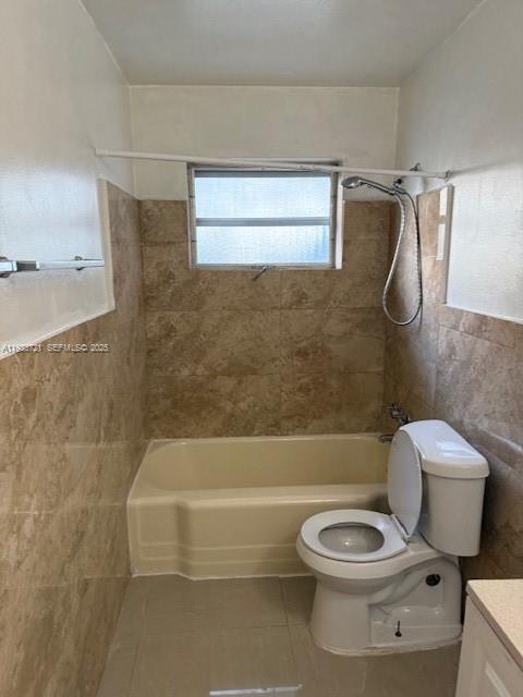 Building Photo - 3924 Hayes St