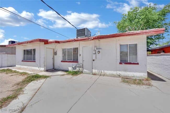 Building Photo - 2016 Linden Ave