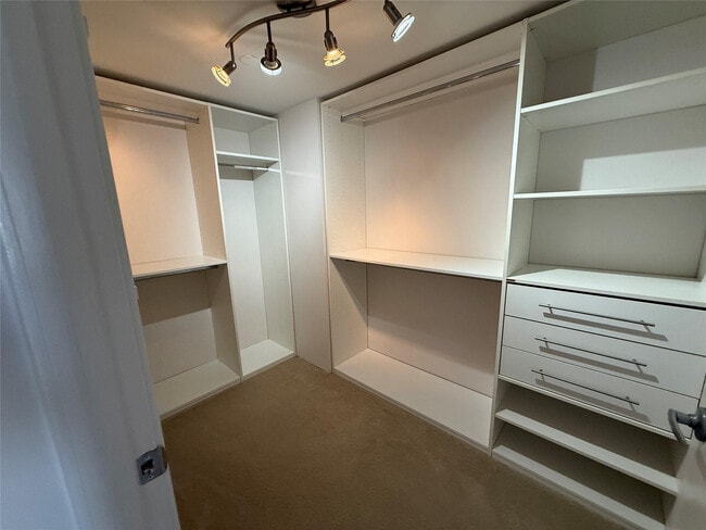 Building Photo - 19707 Turnberry Way