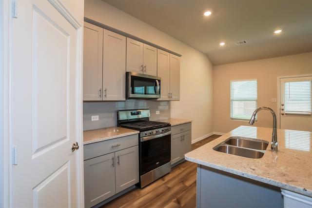 Building Photo - 2116 Bellatrix Dr