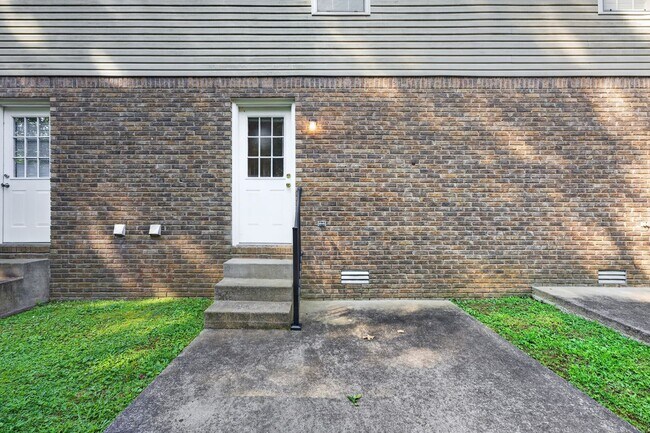 Building Photo - 1731 Baltimore Dr