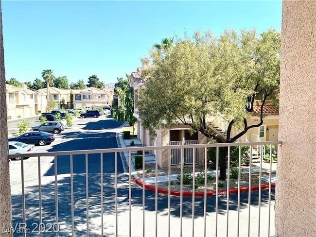 Building Photo - 251 S Green Valley Pkwy