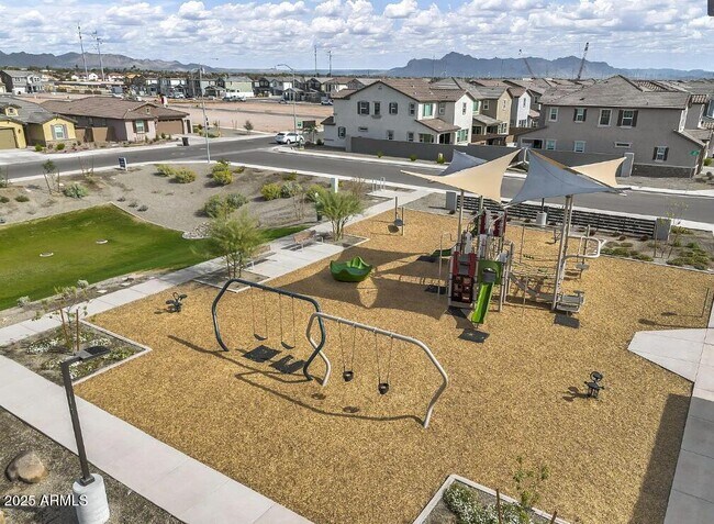 Building Photo - 8149 E Petunia Ave