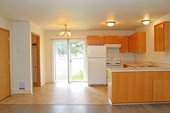 Building Photo - 1971 SE 122nd Ave