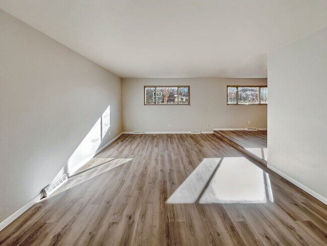 Building Photo - $0 DEPOSIT OPTION. 4 BED 3 BATH IN HAMPDEN HEIGHTS!