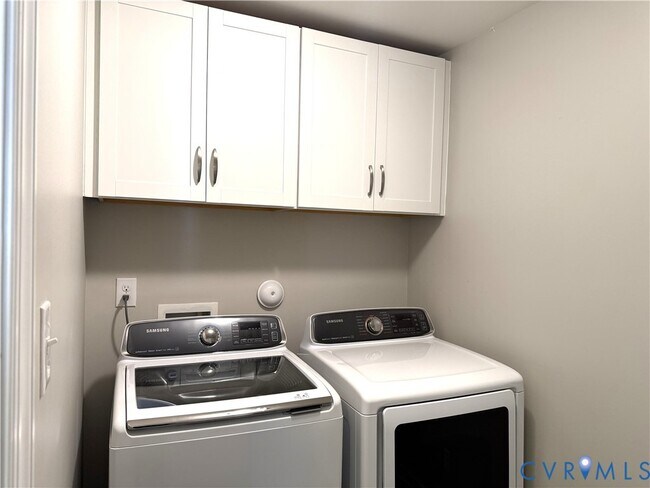 Building Photo - 4018 Tin Roof Way