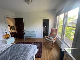 Building Photo - 1603 W Clarke Ave