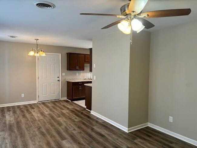Building Photo - 959 Van Buren Ave