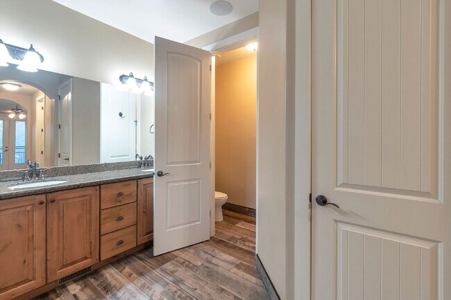 Building Photo - Suncrest — Stunning 4 Bed, 4 Bath Home - SPACIOUS LIVING