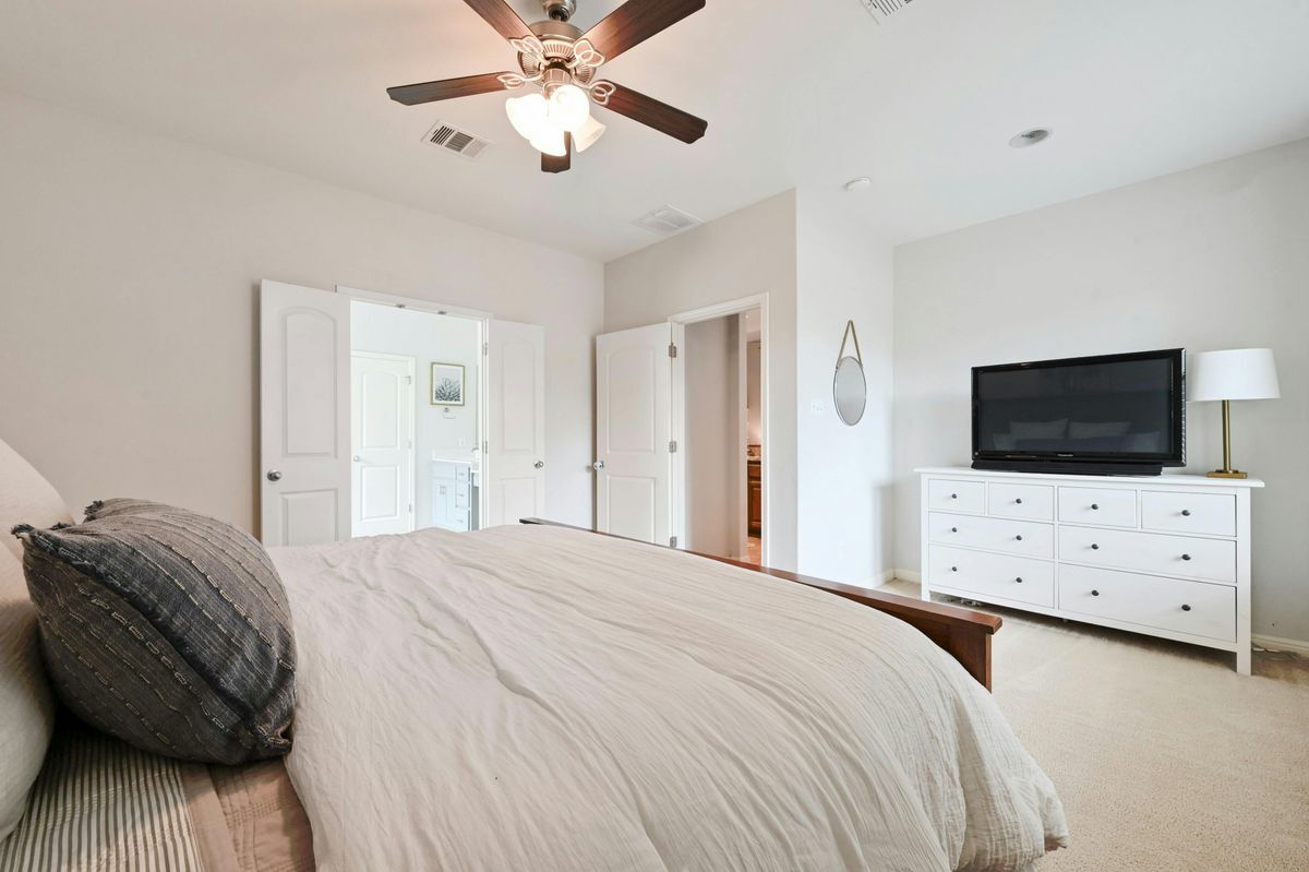 Building Photo - 130 Farm House Rd