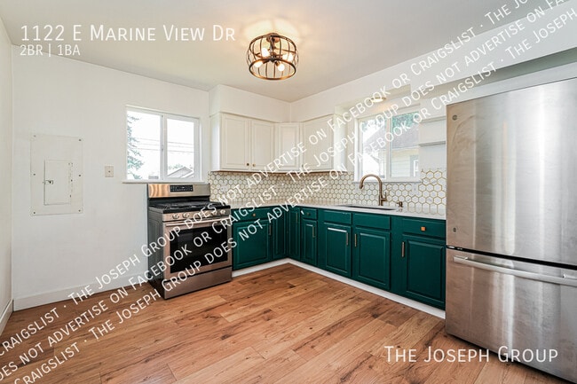 Building Photo - 1122 E Marine View Dr