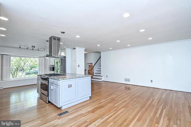 Building Photo - 2412 Rockbridge St