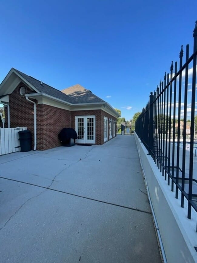 Building Photo - West Knoxville, Farragut 37934 - 4 bedroom, 3.5 bath, 2 Story Brick Home -Contact Debra Johnson (...