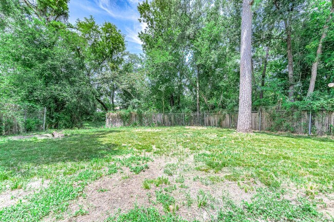 Building Photo - 8903 Sultan Dr