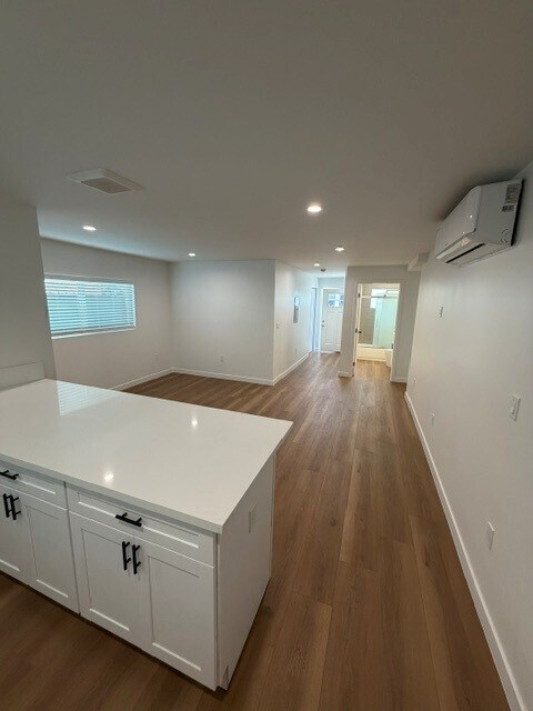 Building Photo - 1441 1/2 N Ave 47