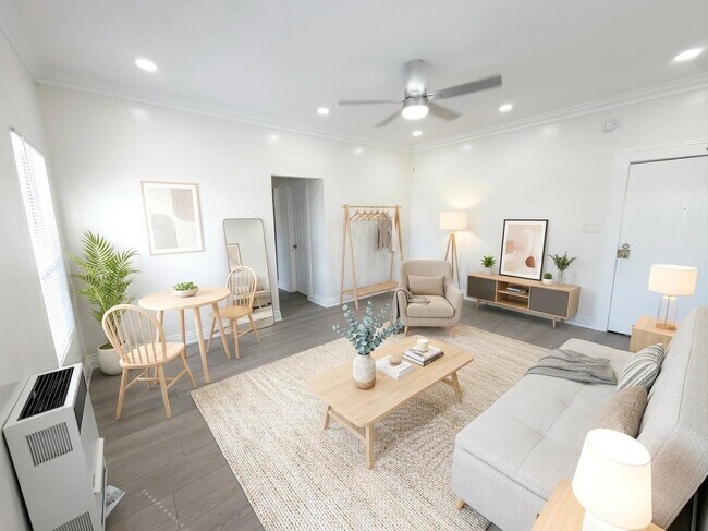 Unit 304 - 1117 S Westlake Ave