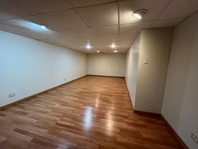 Building Photo - 2936 Deerpath Ln