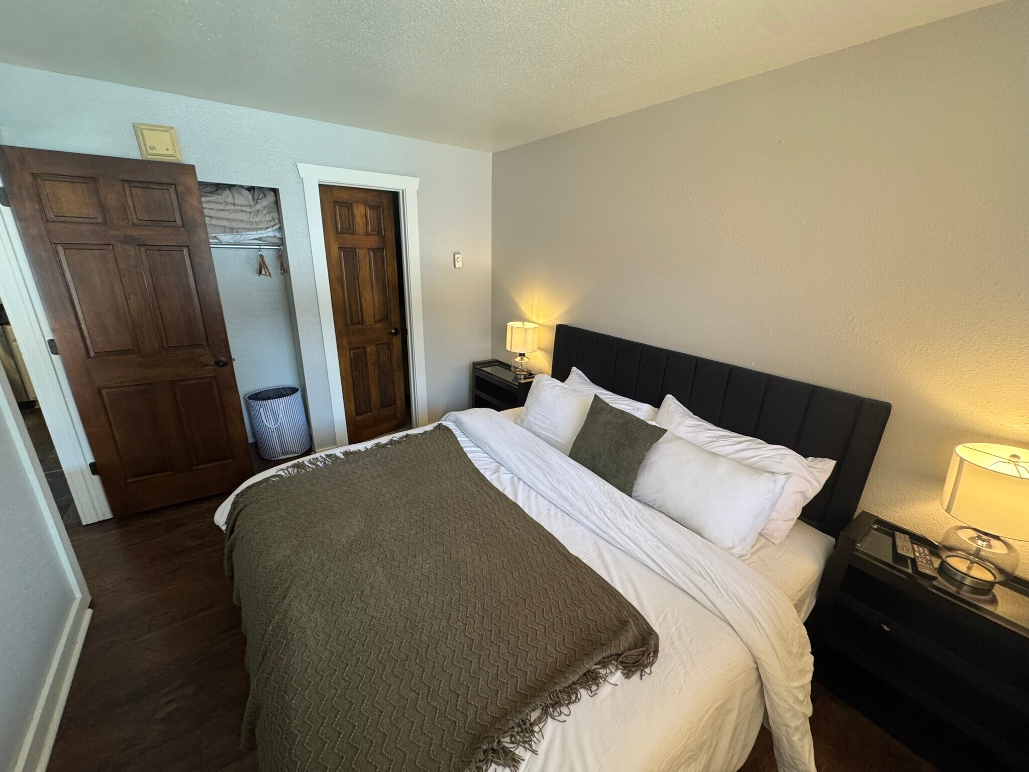 Building Photo - 2025 Canyons Resort Dr