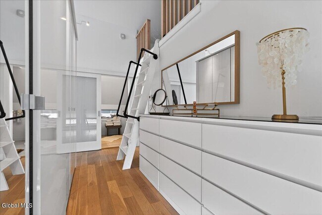 Building Photo - 5 Swanner Ln