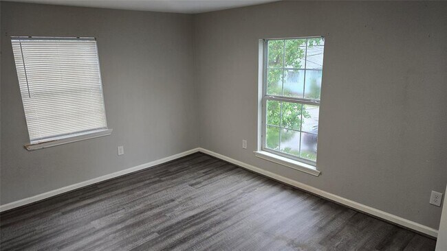 Building Photo - 2518 Gano St