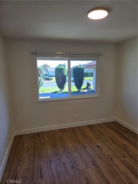 Building Photo - 6787 Emerson Dr