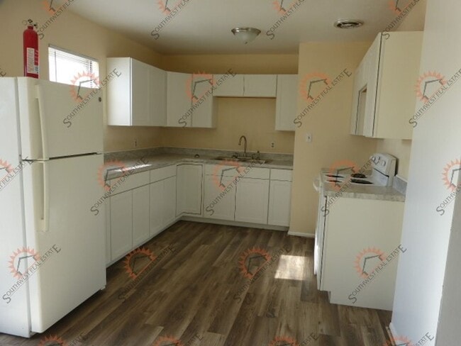 Building Photo - 3 Bed 2 Bath - Close to Clovis High