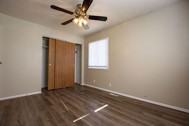 Building Photo - Ranch Style 4 Bedroom / 1.5 Bath Home