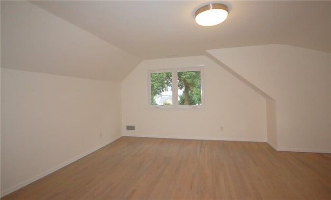 Building Photo - 891 Port Dr