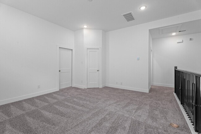 Building Photo - 120 Red Cascade Trl